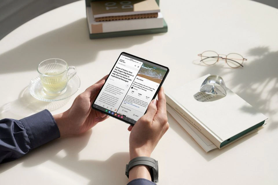 Samsung unveils new foldable smartphones, seeking keep lead in growing market